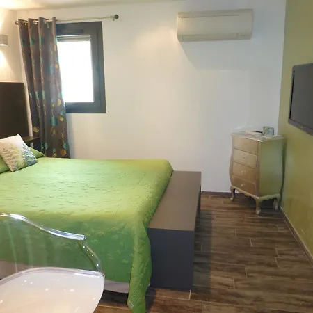 Guest house Le Vieux Bistrot Cabrieres-d'Avignon