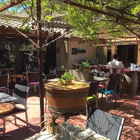 Le Vieux Bistrot Guest house Cabrieres-d'Avignon