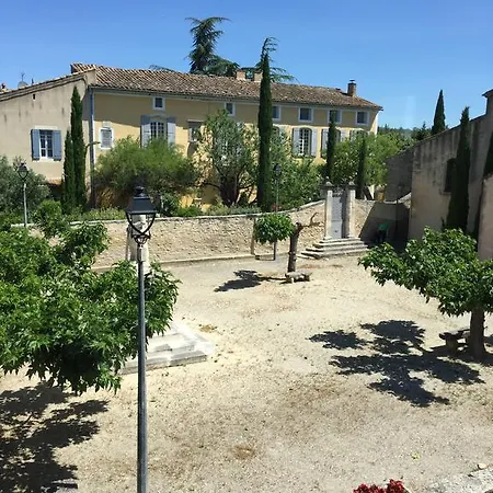 Le Vieux Bistrot 3* Cabrieres-d'Avignon