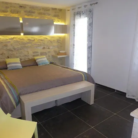 Le Vieux Bistrot Guest house Cabrieres-d'Avignon