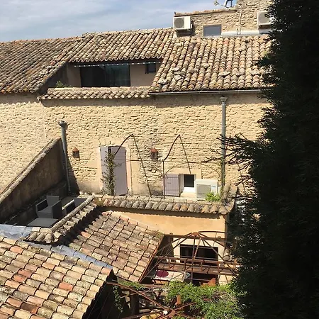 Le Vieux Bistrot Cabrieres-d'Avignon